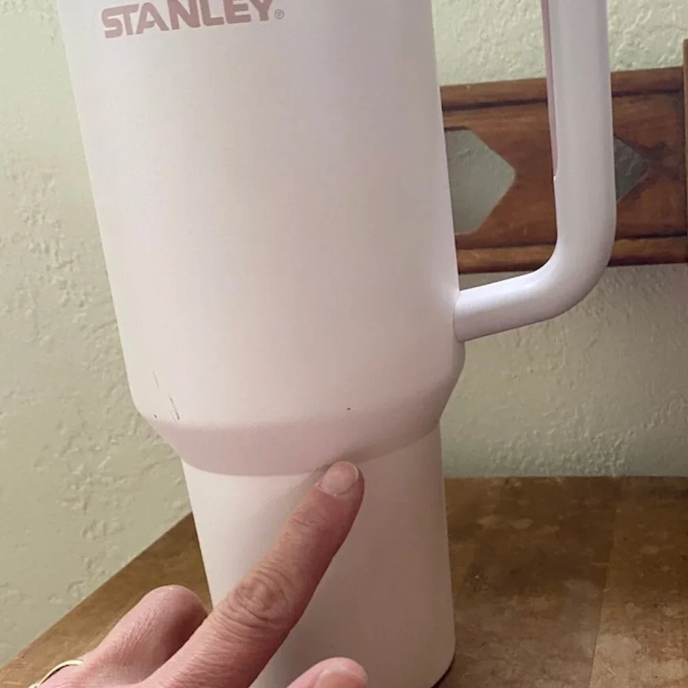 The Quencher H2.0 Flowstate™ Tumbler | 40 OZ in Rose Quartz -- NO STRAW - Picture 5 of 16